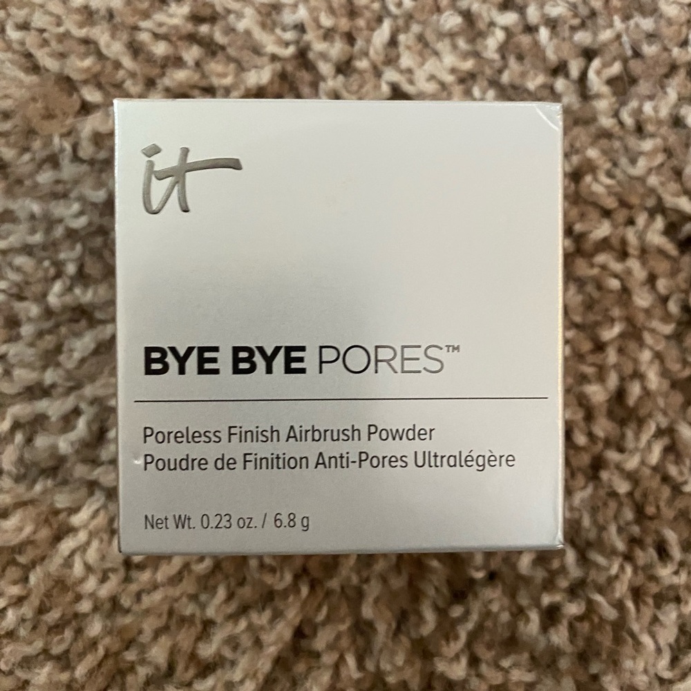 IT Cosmetics Bye Bye Pores Airbrush Powder. Translucent. New in Box. .23oz.